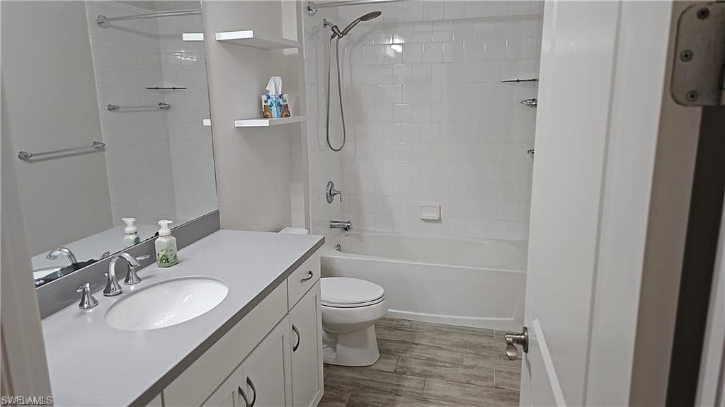 2305 Ariane DR-30