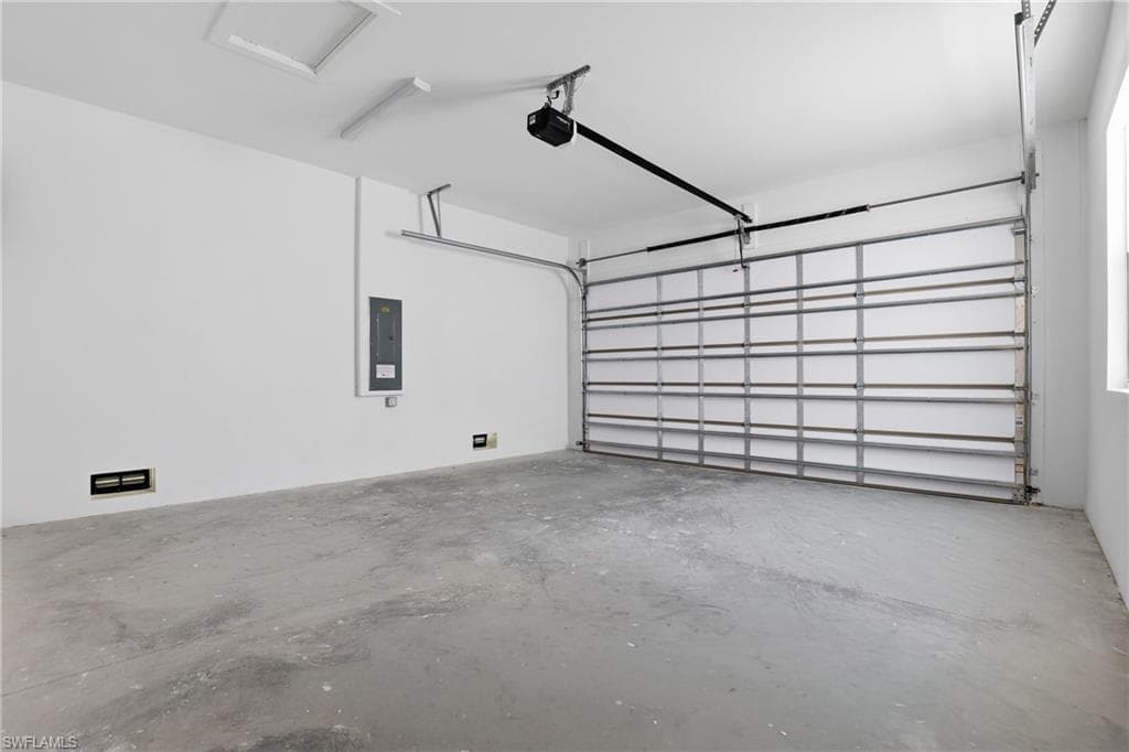 1027 Frank Whiteman BLVD-24