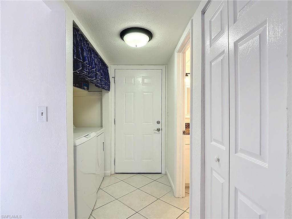 4293 Island CIR 4-6