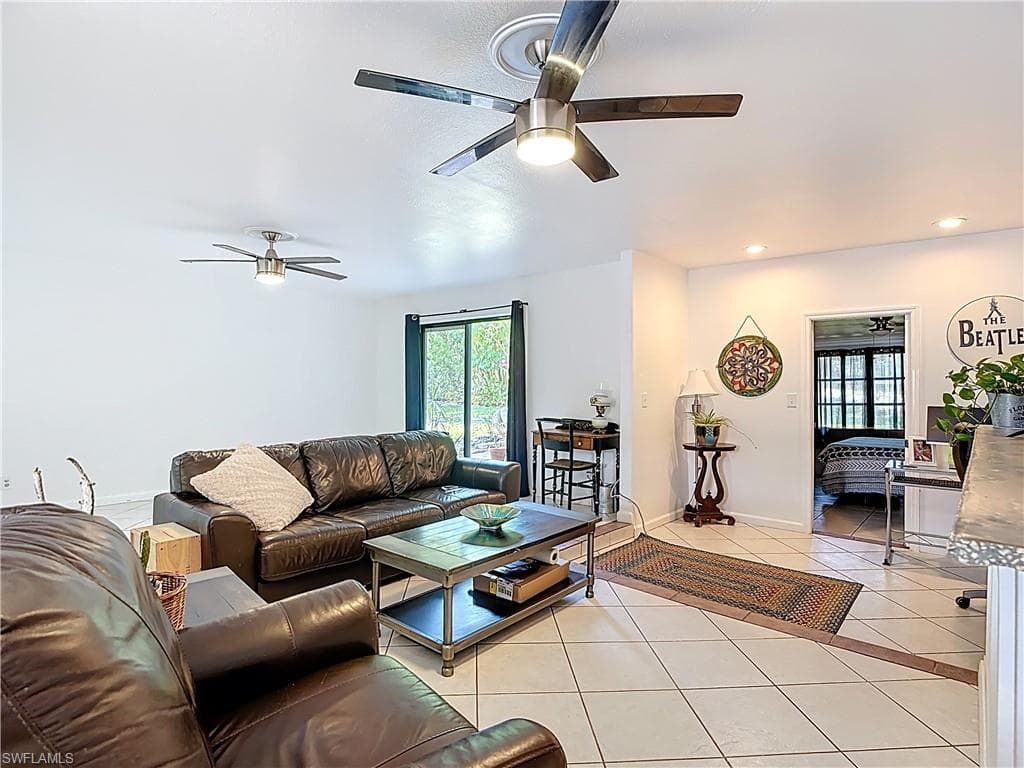 4293 Island CIR 4-12