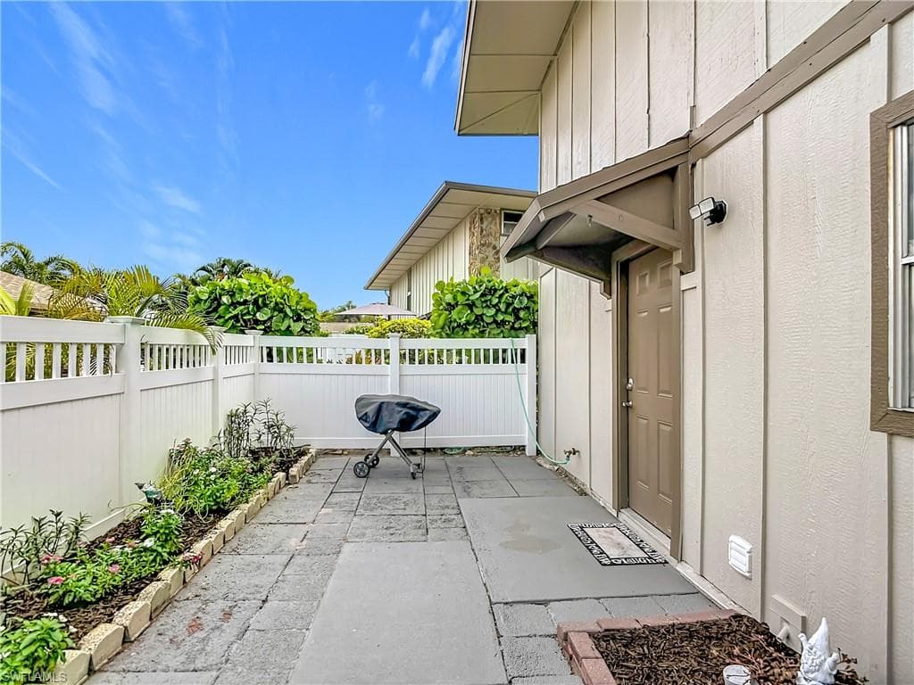 4293 Island CIR 4-3