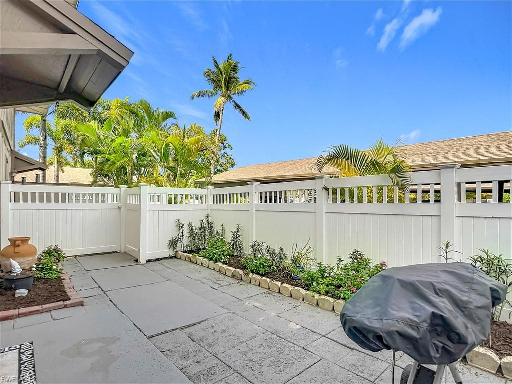 4293 Island CIR 4-5