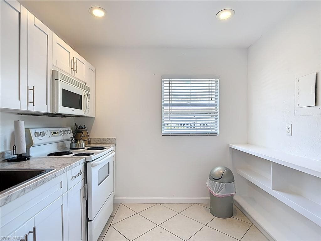 4293 Island CIR 4-9