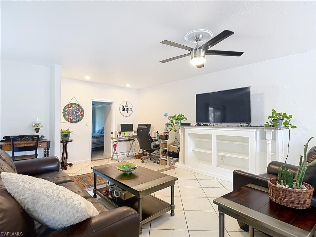 4293 Island CIR 4-14