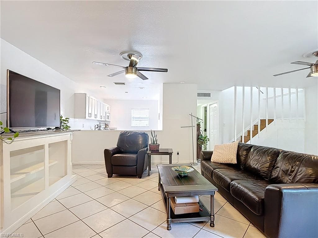 4293 Island CIR 4-18