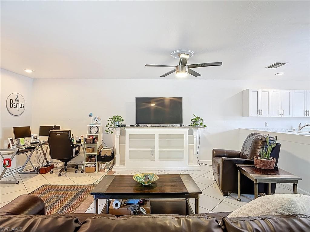 4293 Island CIR 4-15