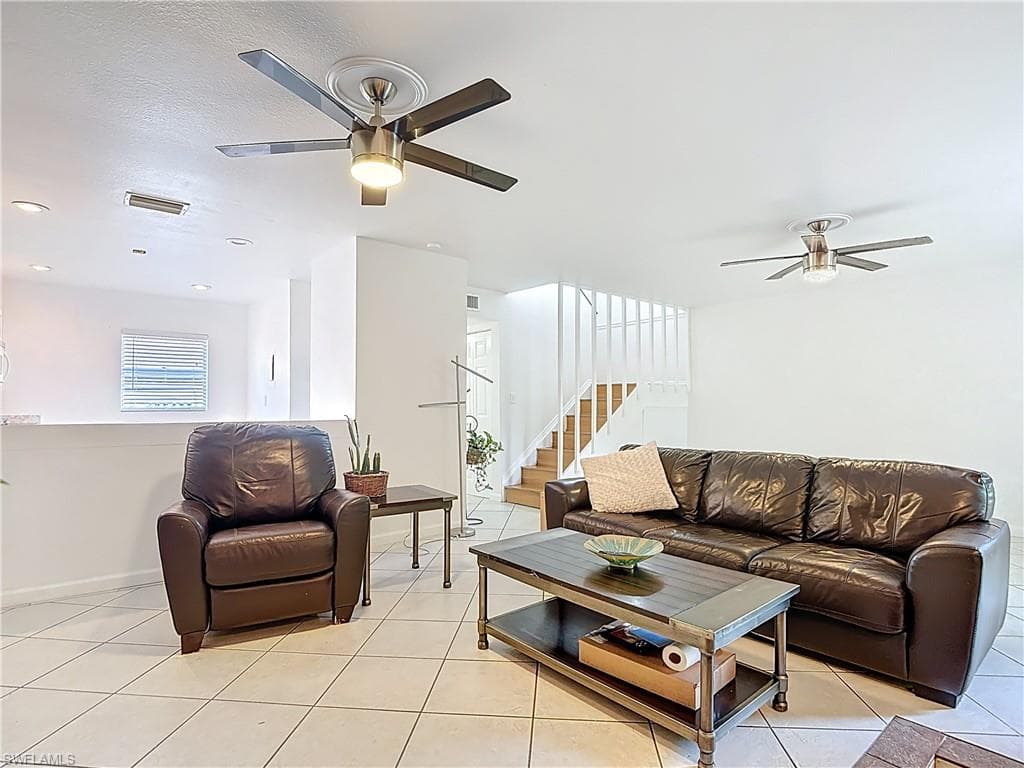 4293 Island CIR 4-19