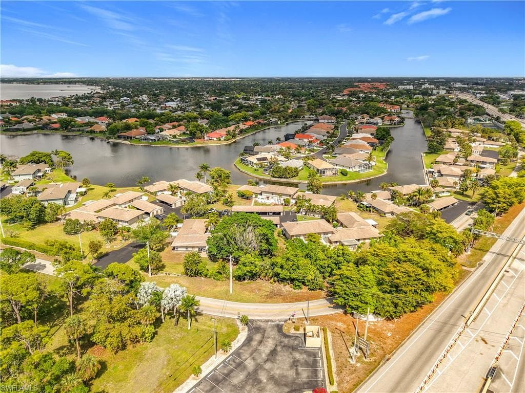 4293 Island CIR 4-44