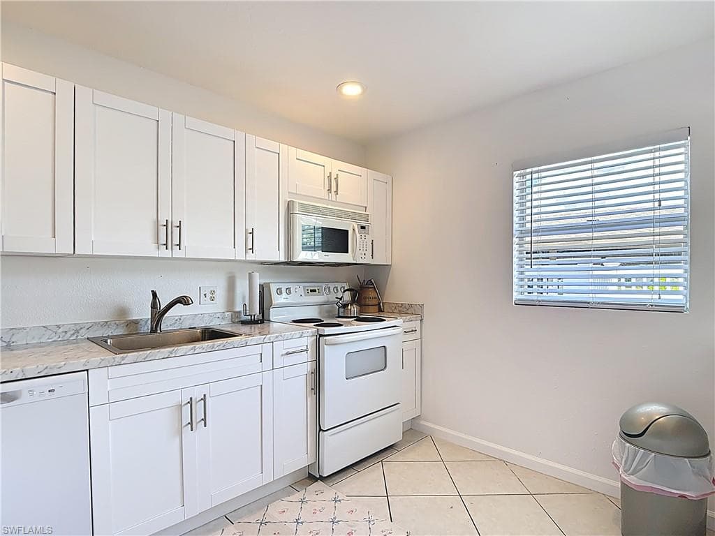 4293 Island CIR 4-8
