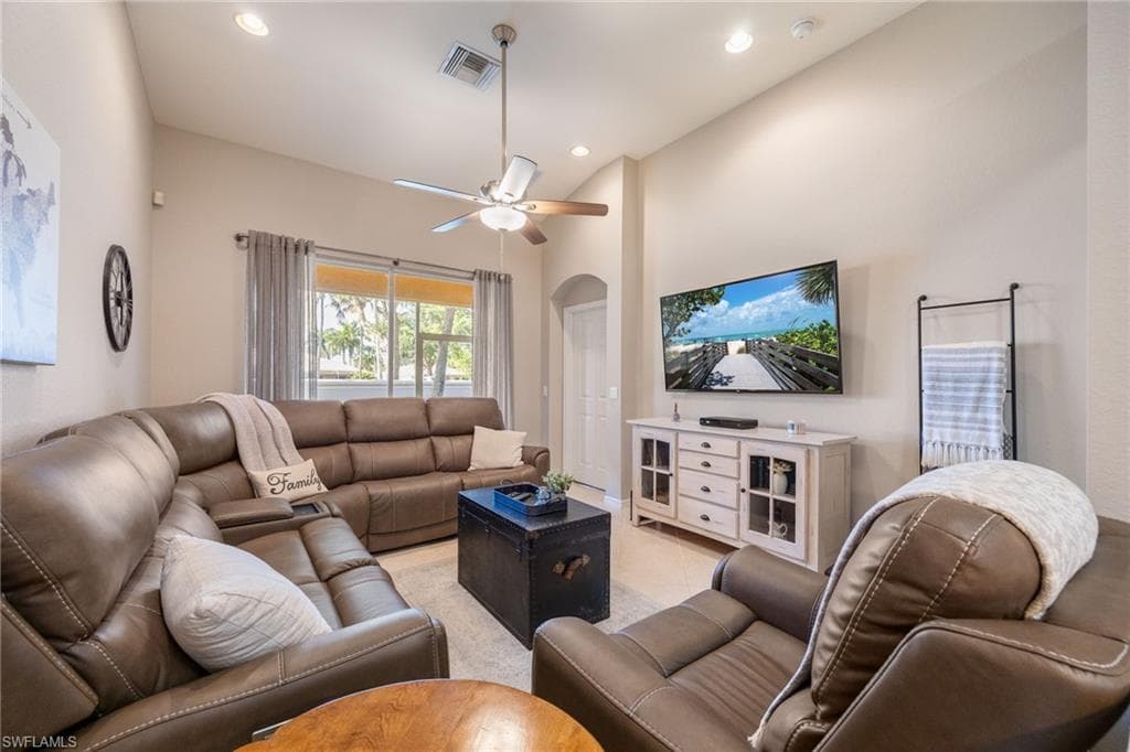 7900 Lake Sawgrass LOOP 4612-14