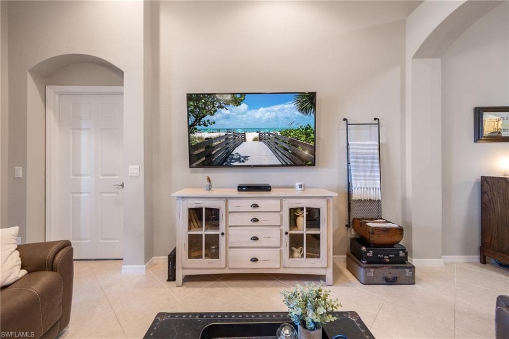 7900 Lake Sawgrass LOOP 4612-15
