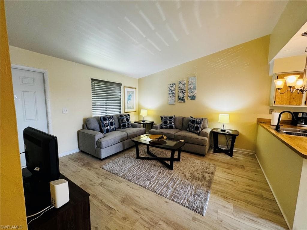 4903 Vincennes ST 212-3
