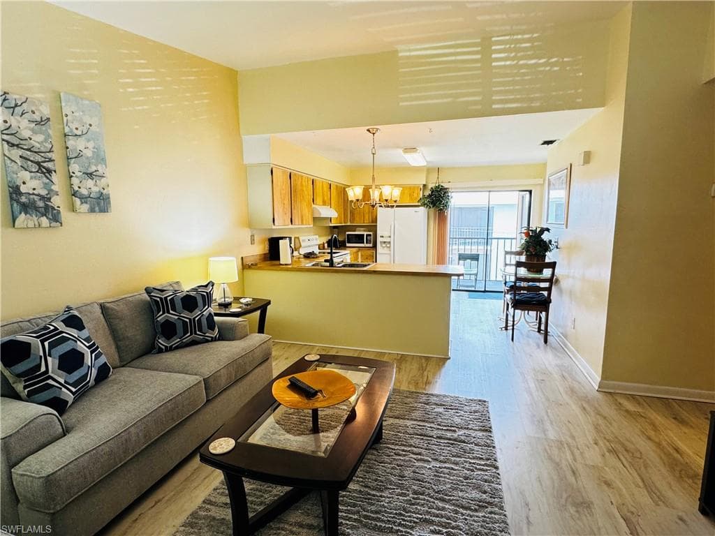 4903 Vincennes ST 212-1