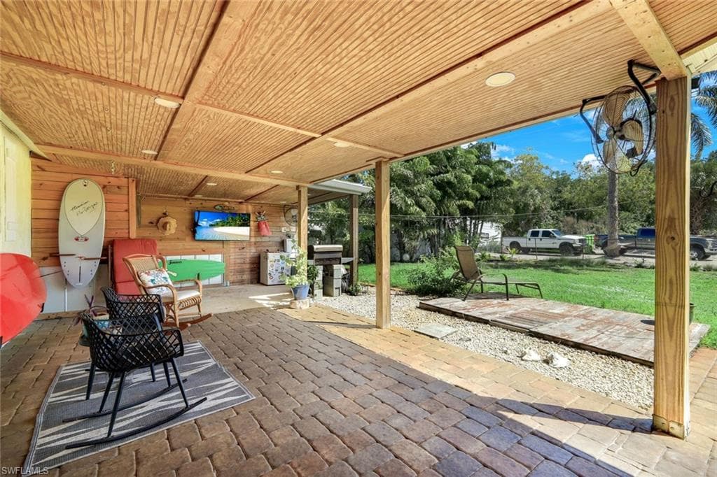 20621 Pine Tree LN-18