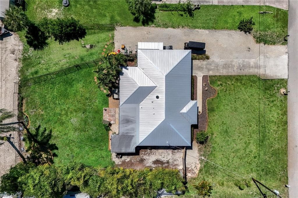 20621 Pine Tree LN-21