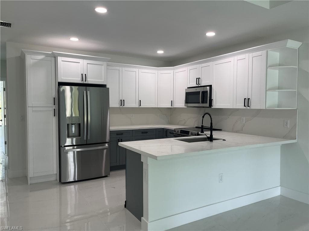 700 12th ST A & B-13