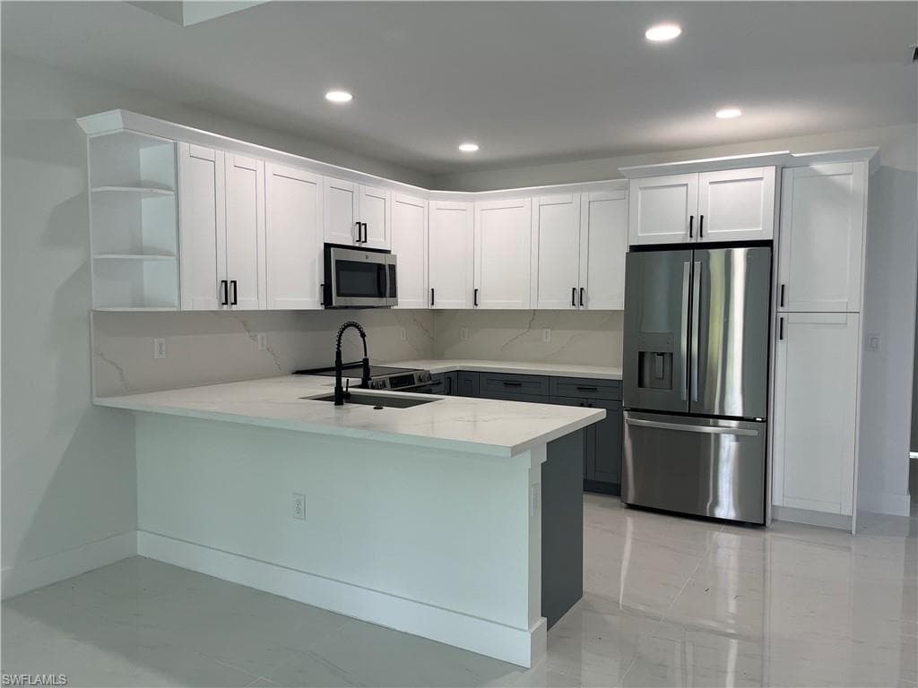 700 12th ST A & B-12