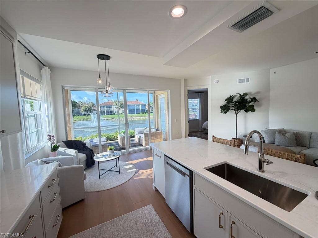 3062 Driftwood WAY 4301-6