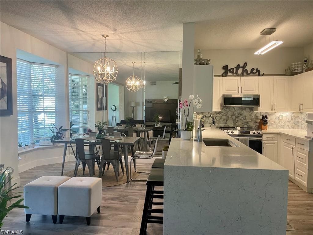 56 Silver Oaks CIR 102-1