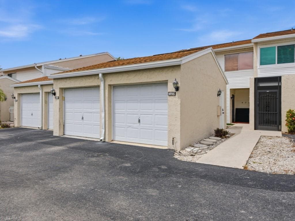 438 Bristle Cone LN 20-25