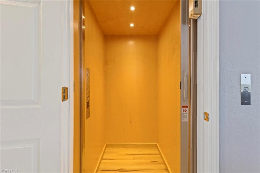12220 Siesta DR-19