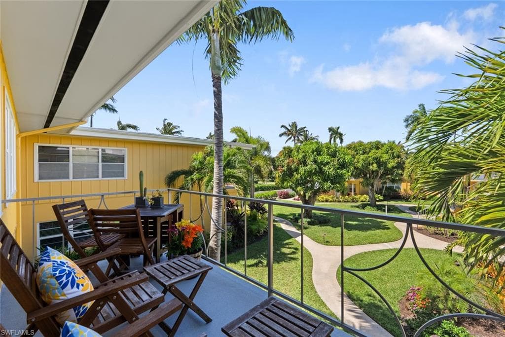 221 8th AVE S 221B-13
