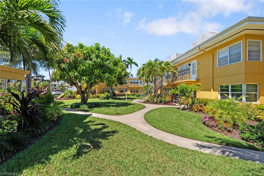 221 8th AVE S 221B-17