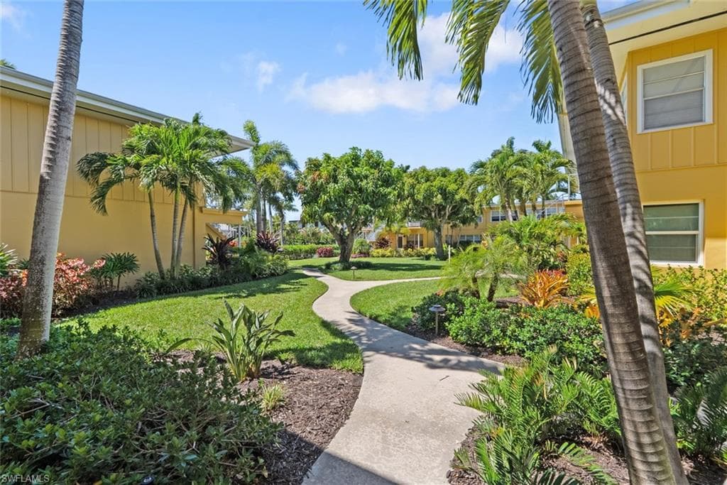221 8th AVE S 221B-16