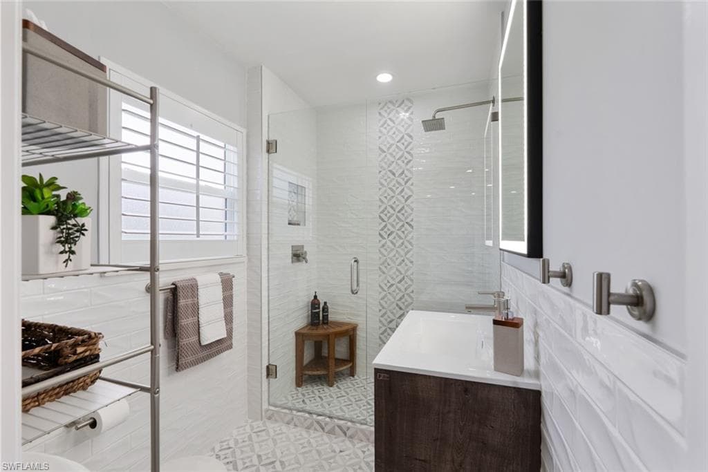 221 8th AVE S 221B-10