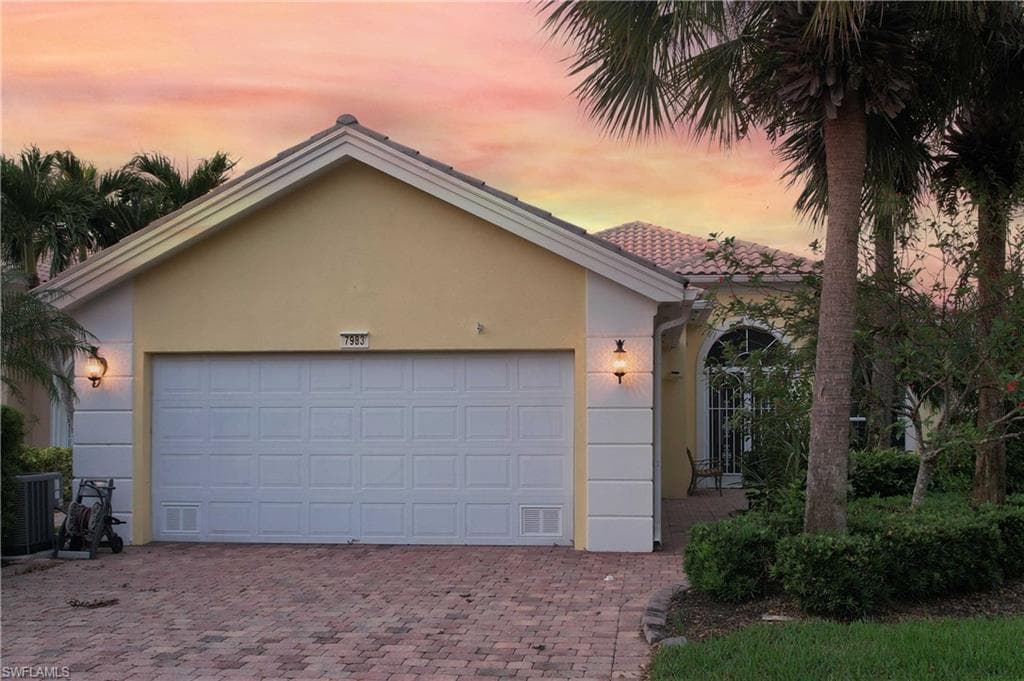 7983 Valentina CT-47