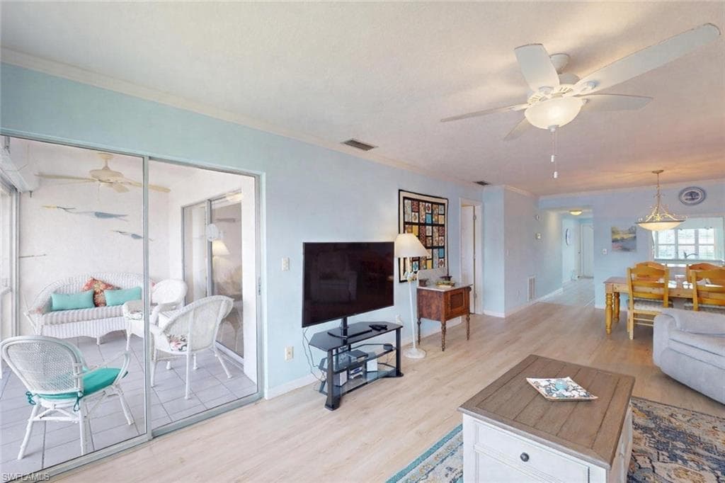 4229 SE 19th PL 2E-16
