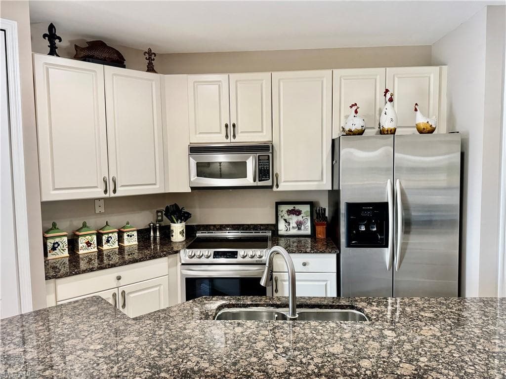 1390 Sweetwater CV 203-9