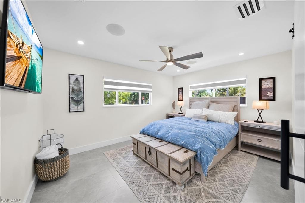 1574 Ricardo AVE-16