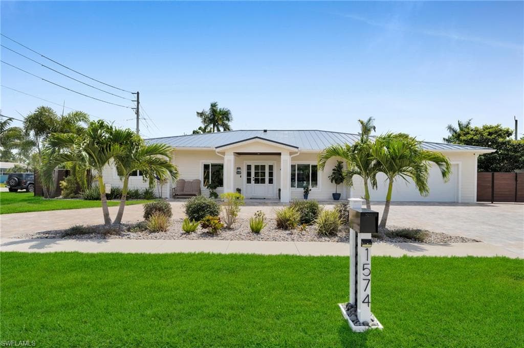 1574 Ricardo AVE-1