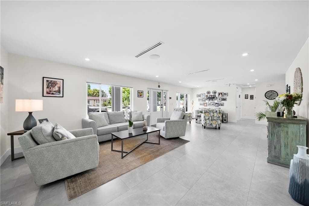 1574 Ricardo AVE-9