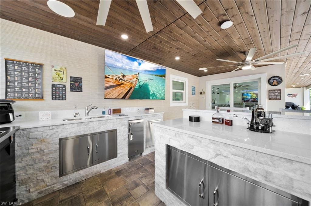 1574 Ricardo AVE-41