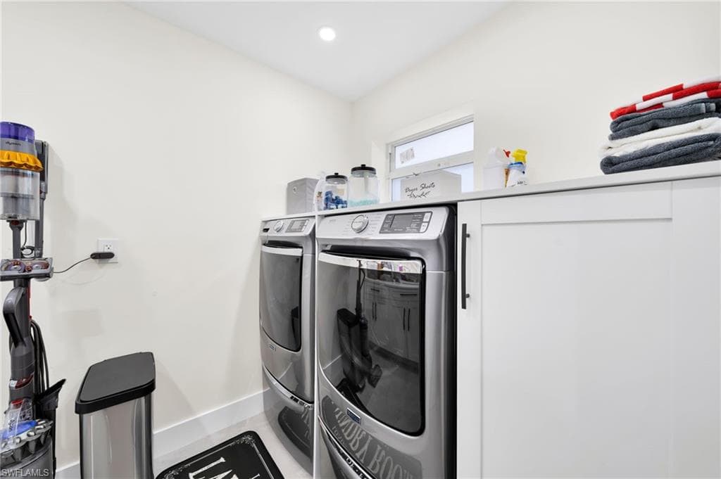 1574 Ricardo AVE-18