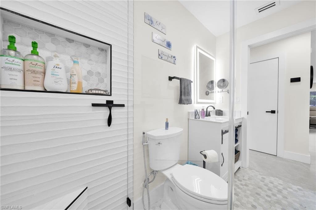 1574 Ricardo AVE-15
