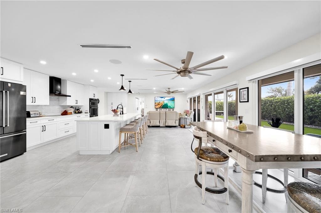 1574 Ricardo AVE-31
