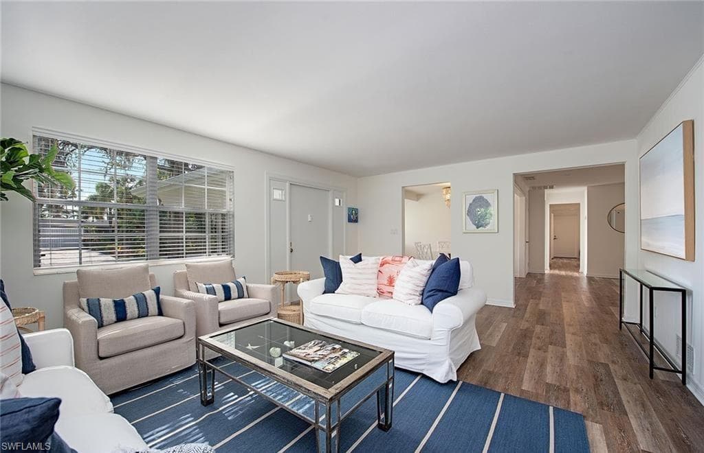 1281 Diana AVE-1