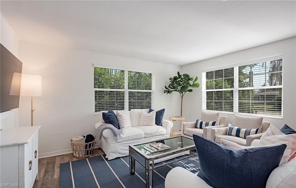 1281 Diana AVE-5