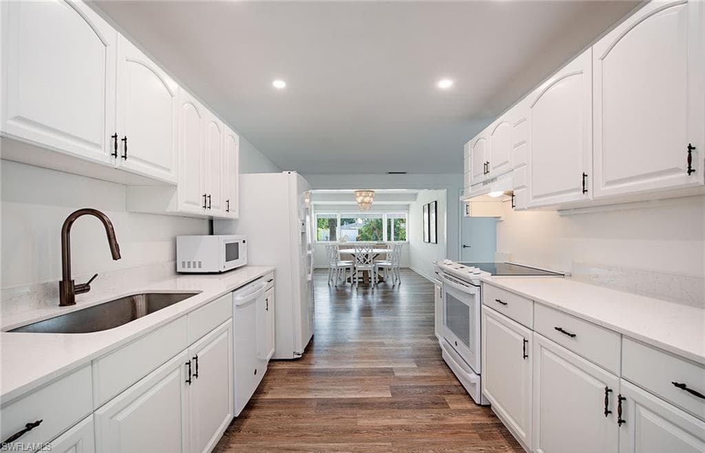 1281 Diana AVE-9