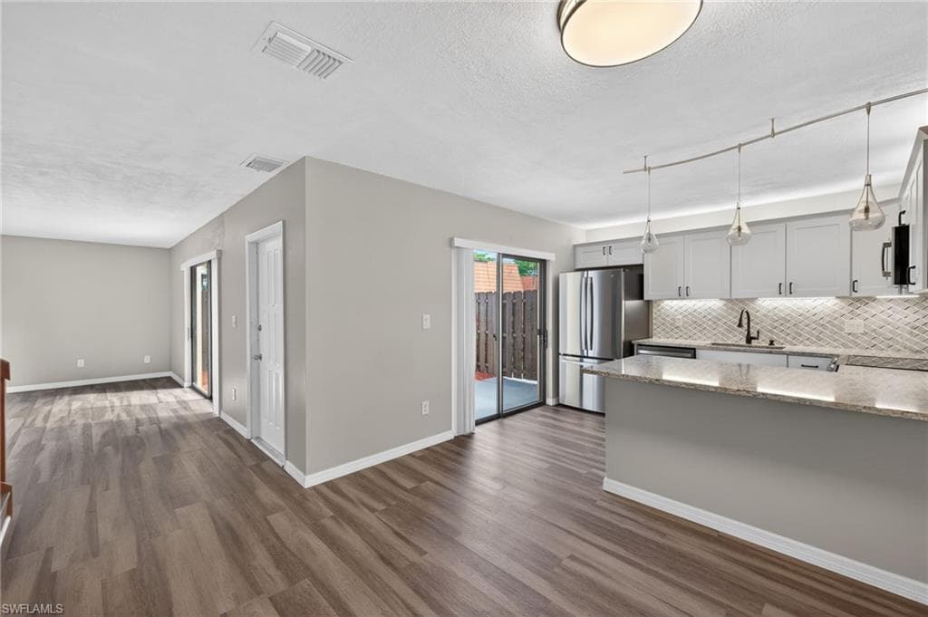 5576 Malt DR 4-9