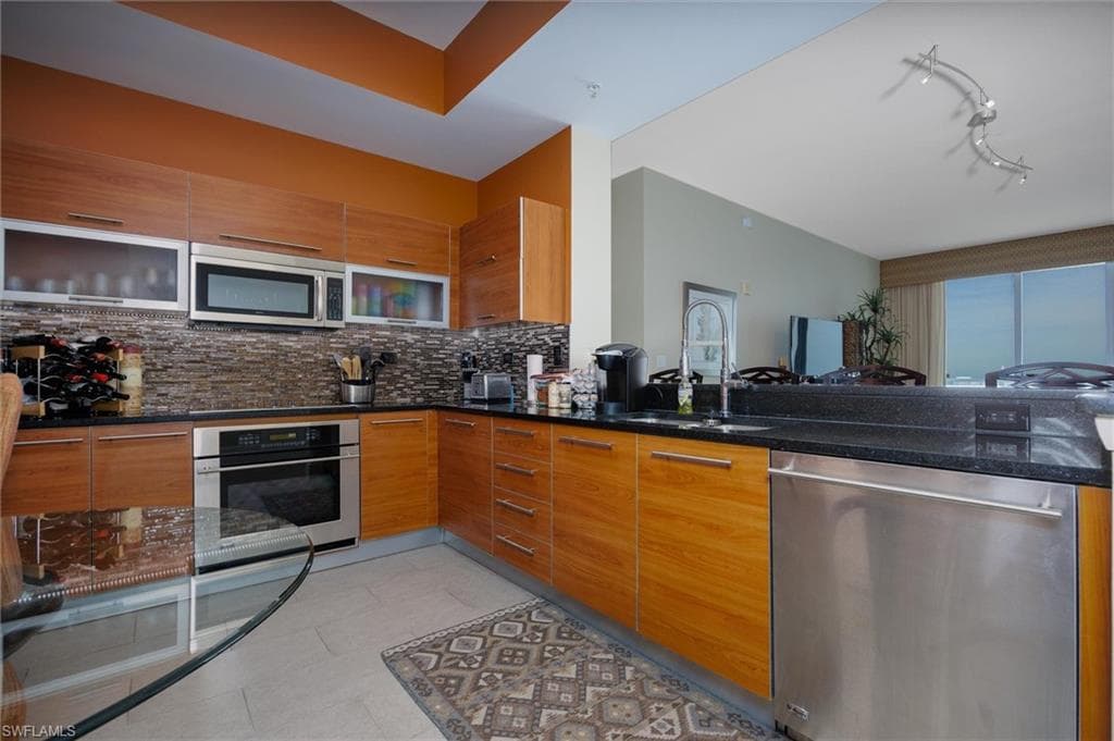 3000 GRAND OASIS LPH1-12