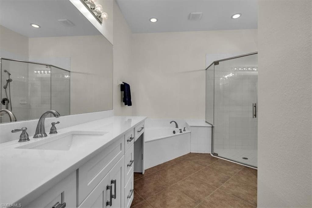 837 Vistana CIR 20-14