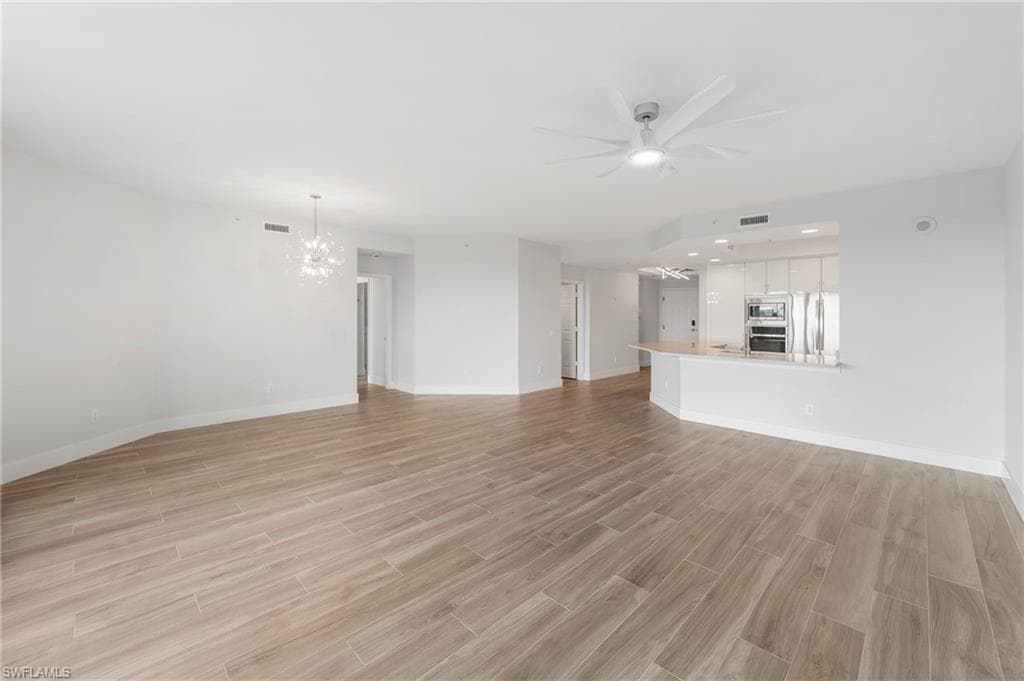 425 Cove Tower DR 403-6