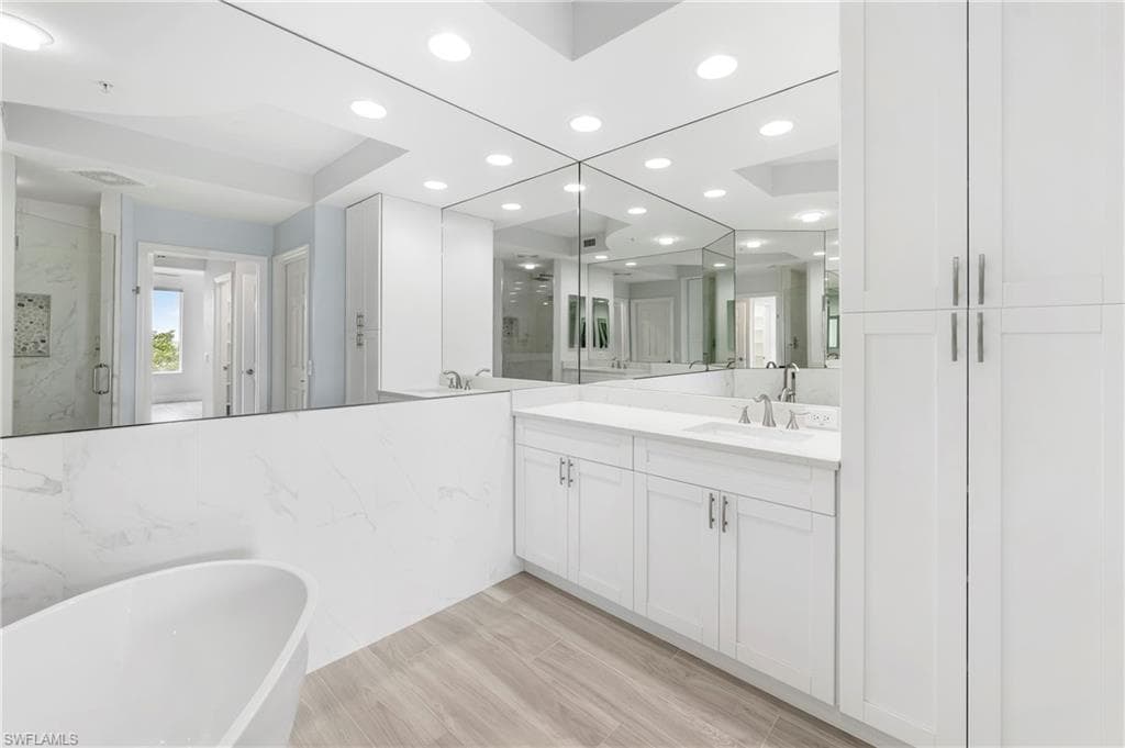 425 Cove Tower DR 403-14