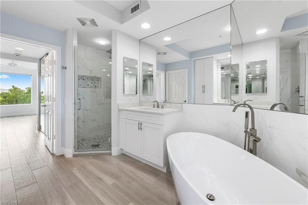 425 Cove Tower DR 403-15