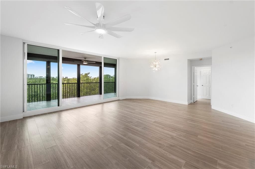 425 Cove Tower DR 403-8