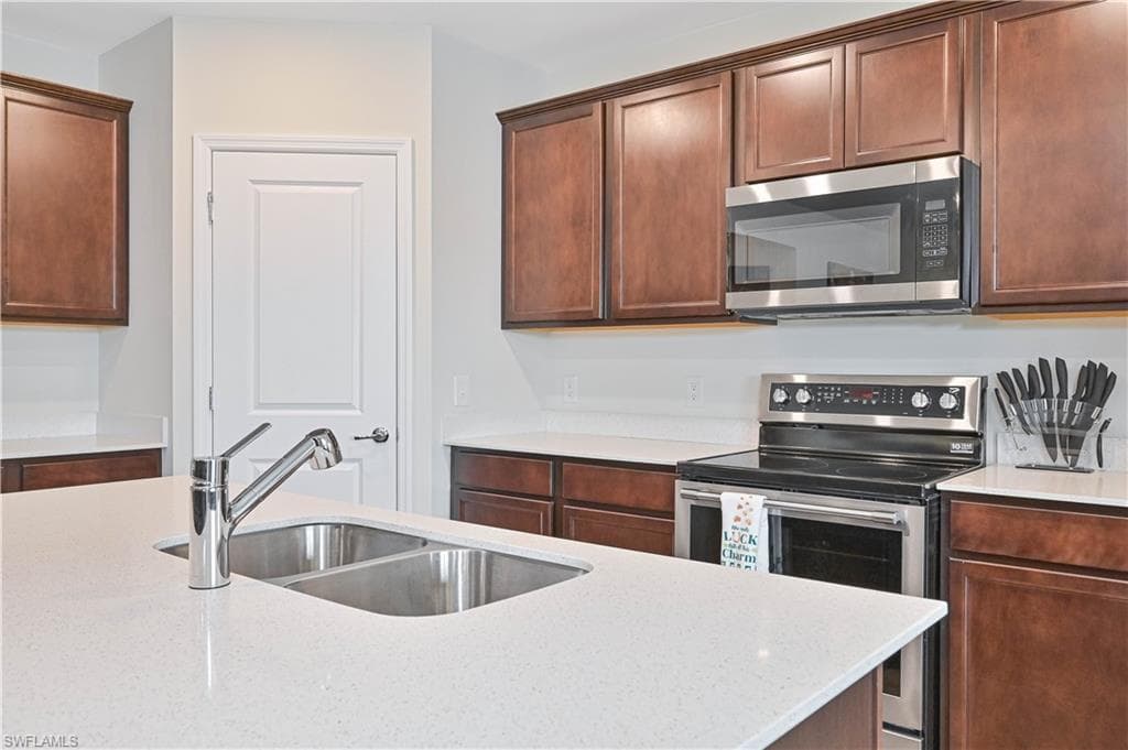 10792 Firebush CIR-28